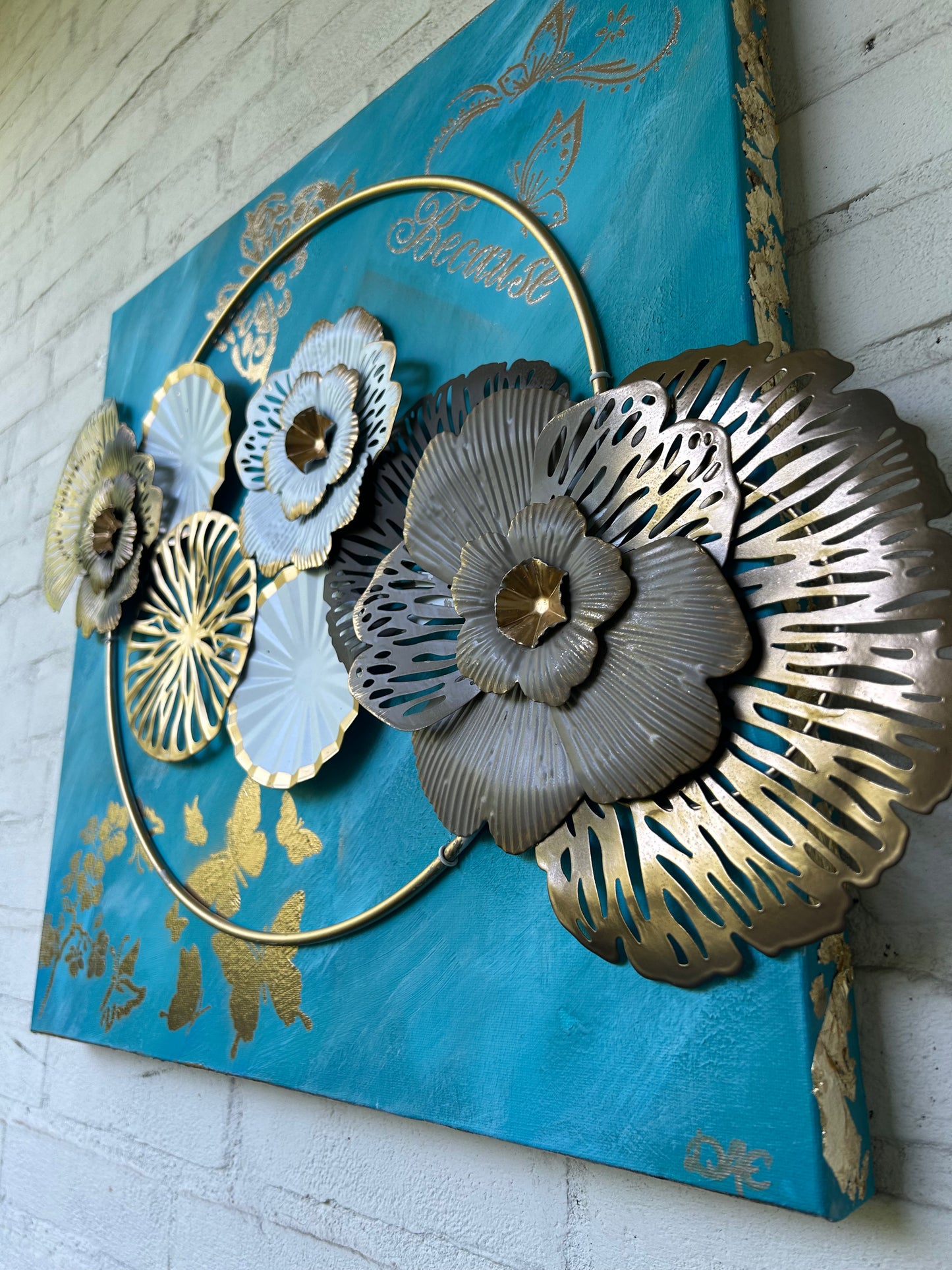 Emerging Serenity - Acryl & Metall blühten auf Leinwand 50 x 50 x 3 cm, 3D Textur und Gold Elemente - by DaisyArtCzeczor