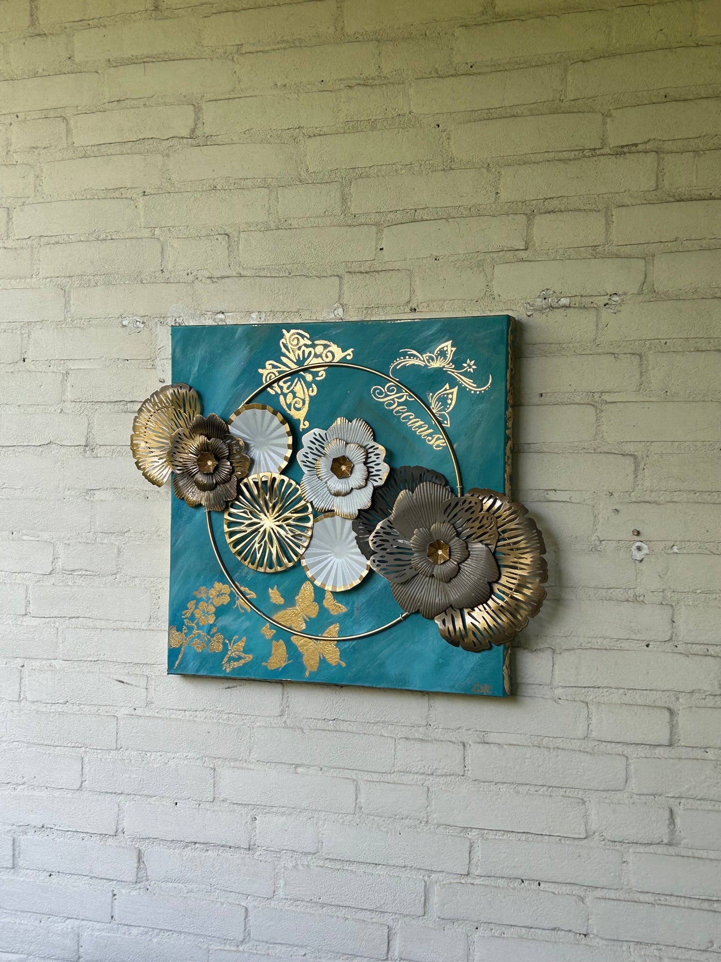 Emerging Serenity - Acryl & Metall blühten auf Leinwand 50 x 50 x 3 cm, 3D Textur und Gold Elemente - by DaisyArtCzeczor