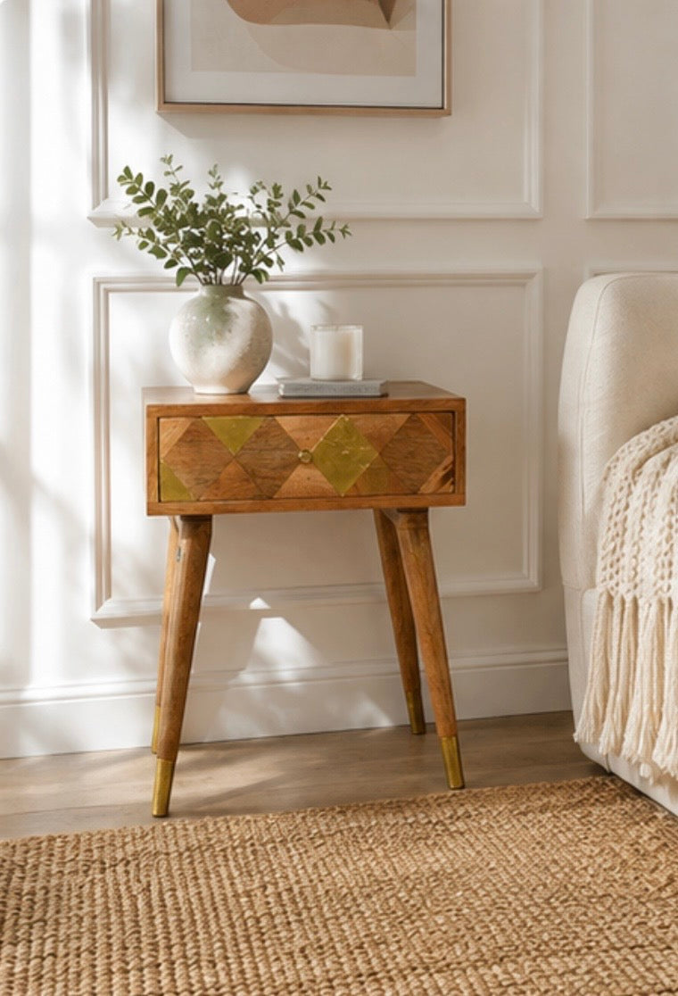 1 Drawer Gold Brass Bedside – Massivholz-Nachttisch mit Messingintarsien