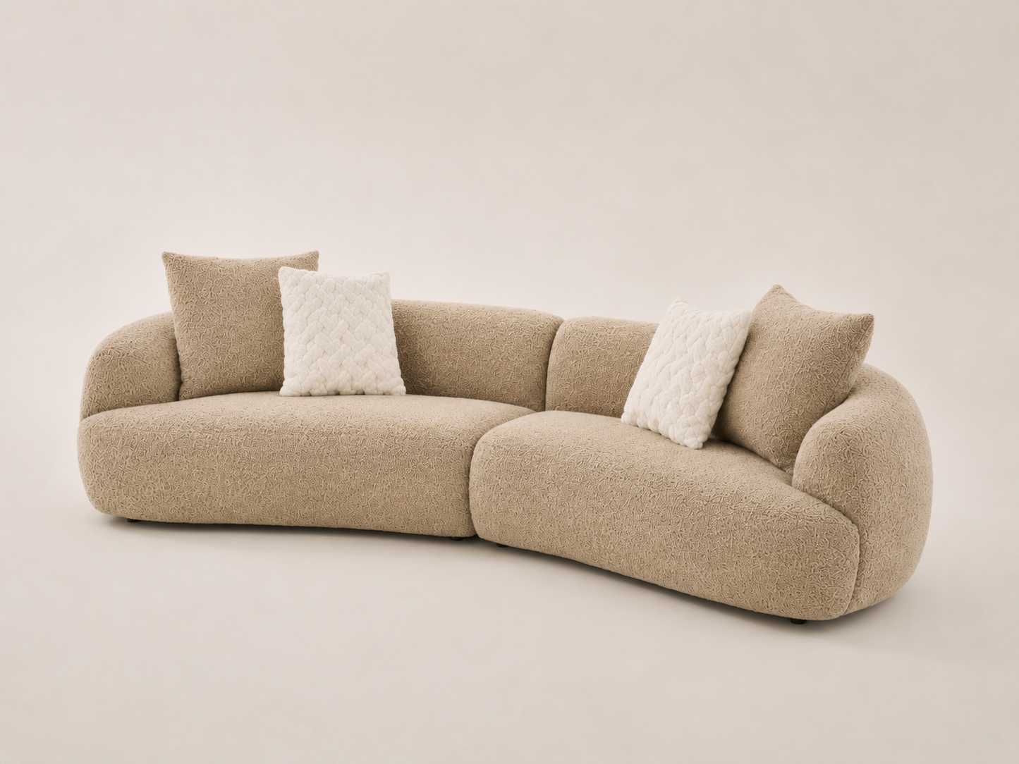 DALI Sofa Hellbraun – 4 Kissen – modernes Lounge Sofa